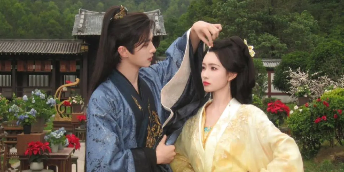 The Compact Portrait of Meng Ziyi and He Yu in the Latest Chinese Drama Blossoms of Power, Always Sticking Together During Filming