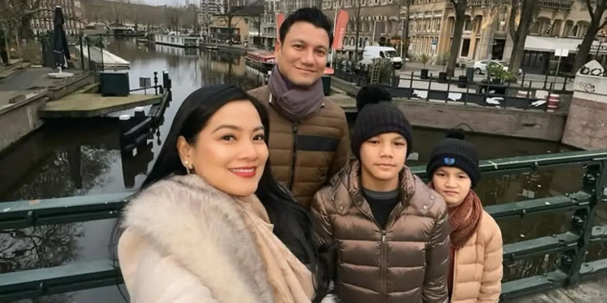 Potret Liburan Titi Kamal & Christian Sugiono di Belanda Bareng Dua Anak Ganteng