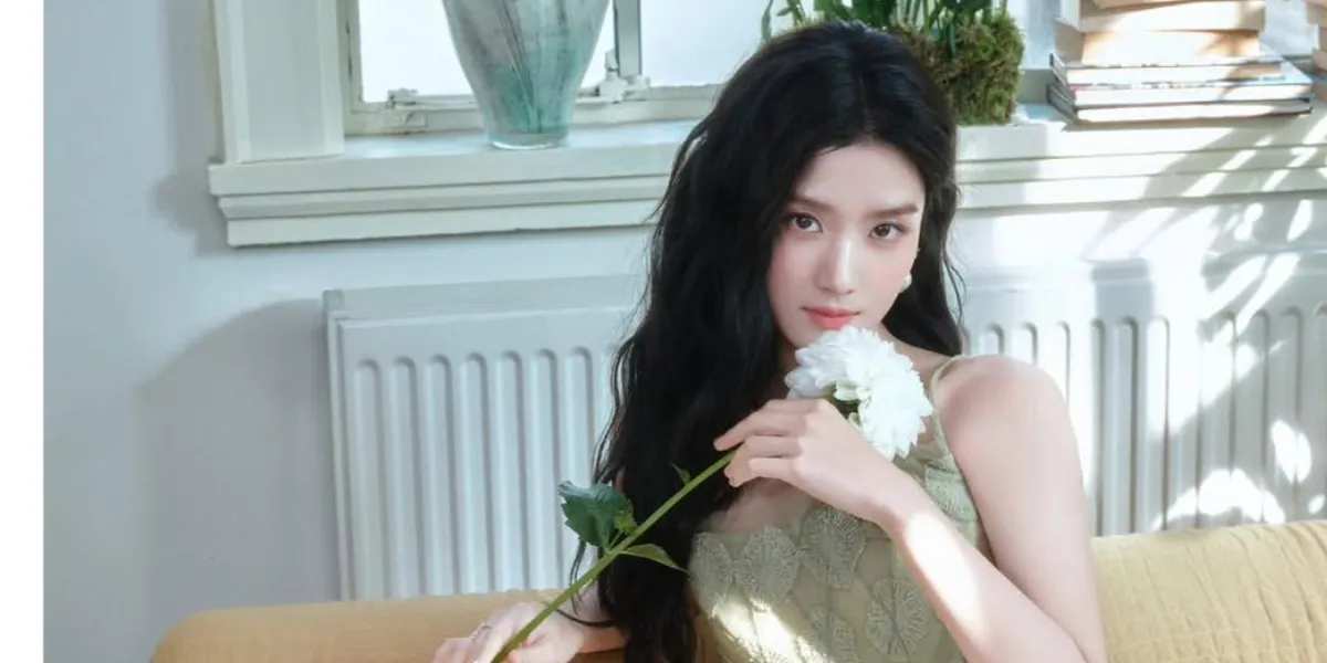 Portrait of Lu Yu Xiao at the Passional Lover Event, Stunningly Beautiful with a Serene Tone