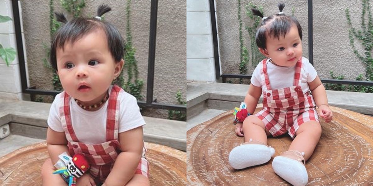 Cute Portrait of Baby Ameena with Her Hair Tied and Wearing Accessories, Aurel Hermansyah & Atta Halilintar's Child is So Adorable!