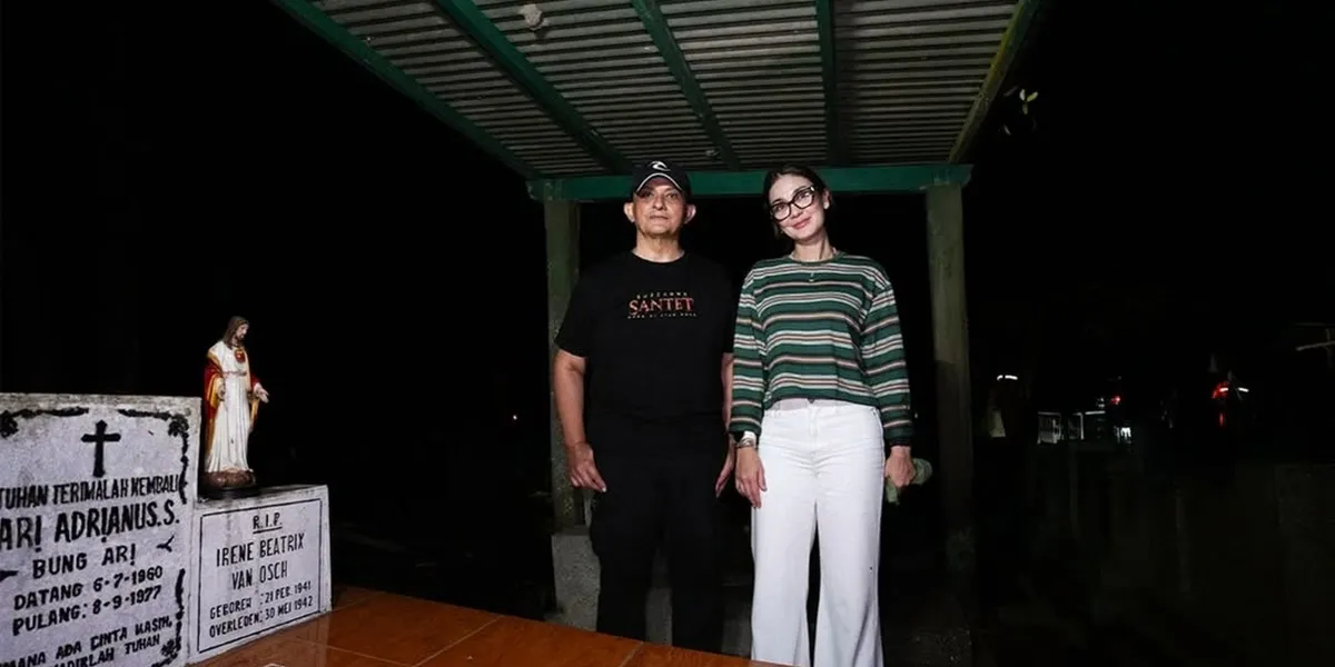 Portrait of Luna Maya Visiting Suzzanna's Grave, Bringing Good News to the Legend