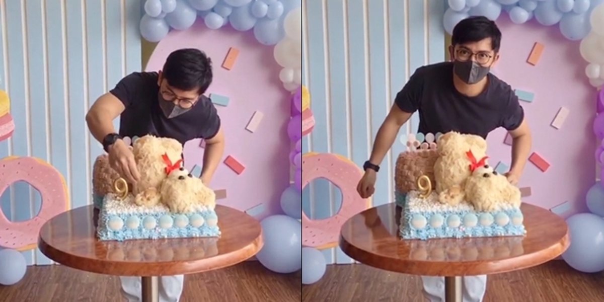 Portrait of Nicky Tirta Making a Special Cake on His Child's Birthday, Hot Daddy Who Skillfully Mesmerizes Netizens