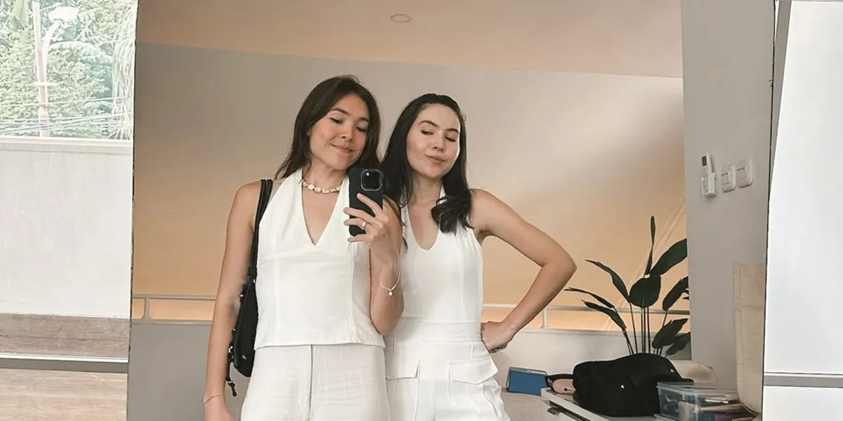 Portrait of Olivia Jensen with Her Rarely Featured Twin Sister, Often Wearing Similar Outfits