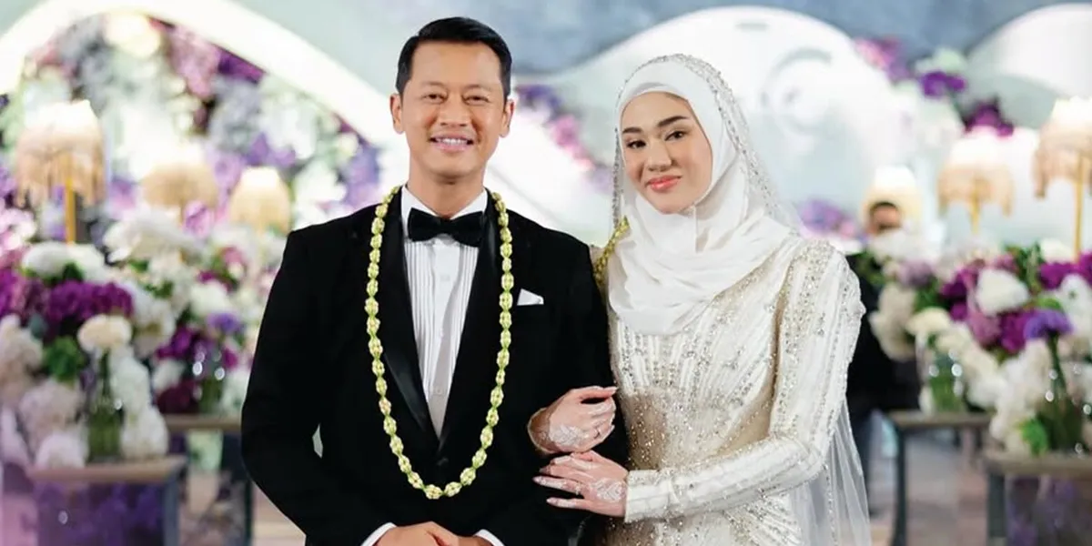 The Portrait of Clara Shinta and Lxa's First Hug After the Wedding, It Was a Bit Awkward