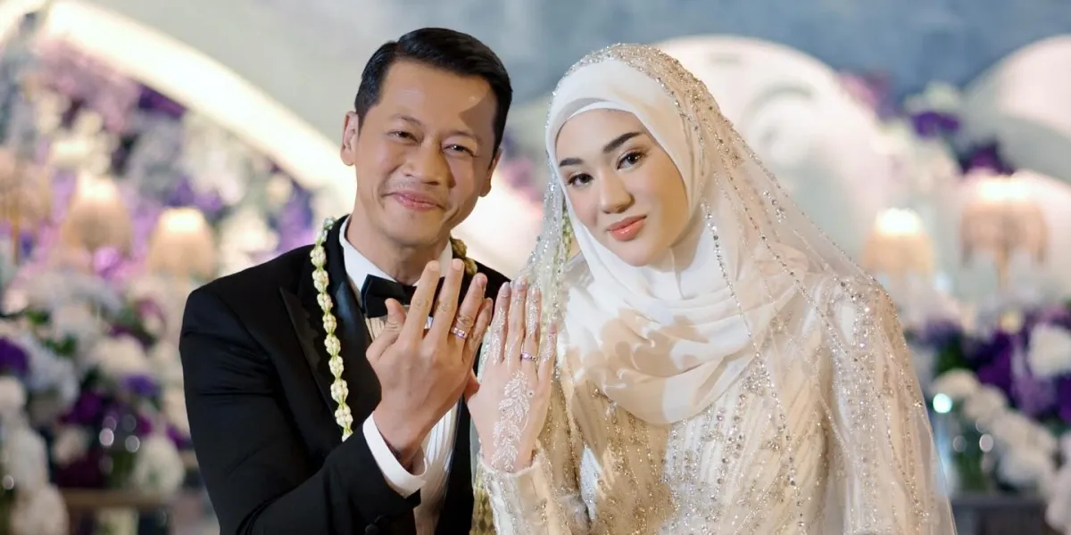 Wedding Portrait of Clara Shinta & Muhammad Alexander Assad, Dhini Aminarti - Irish Bella as Bridesmaid