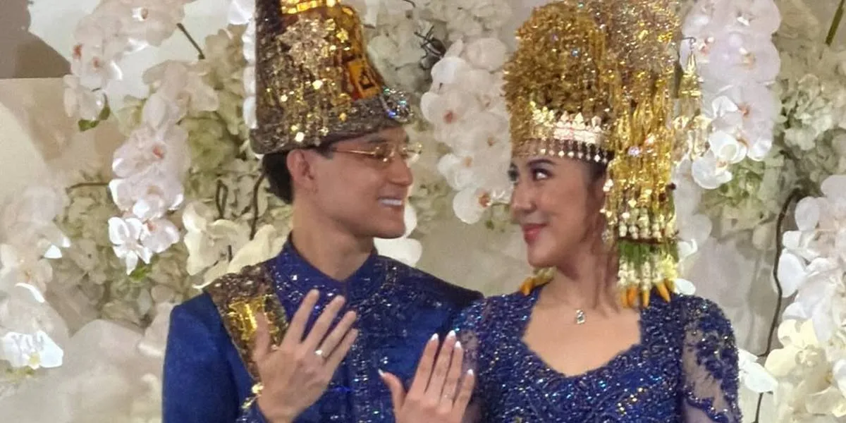 Portrait of the Wedding of Teuku Rassya and Cleantha Islan, Blue Morning White Night