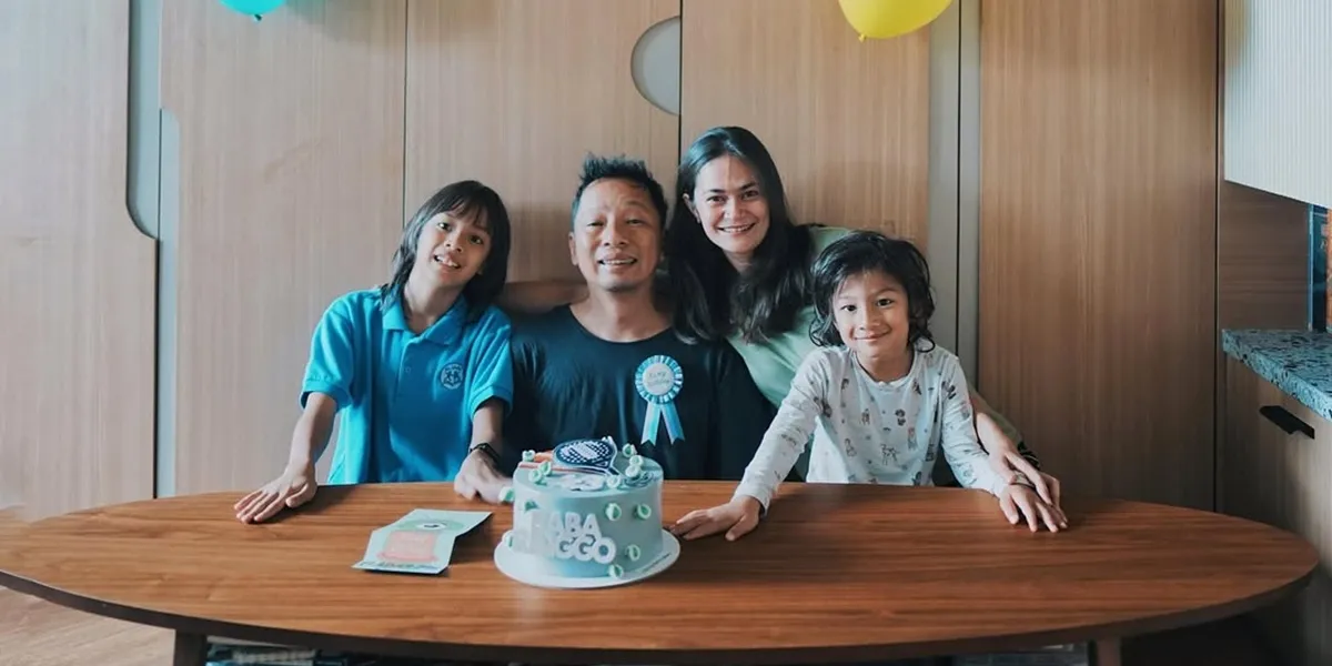 Portrait of Ringgo Agus Rahman Receiving a Birthday Surprise from Sabai Morscheck and Beloved Children