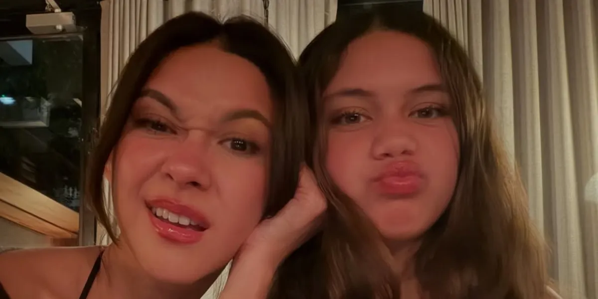 Nana Mirdad's Selfie Portrait with Her Daughter, Promises to Teach How to Be a True Woman