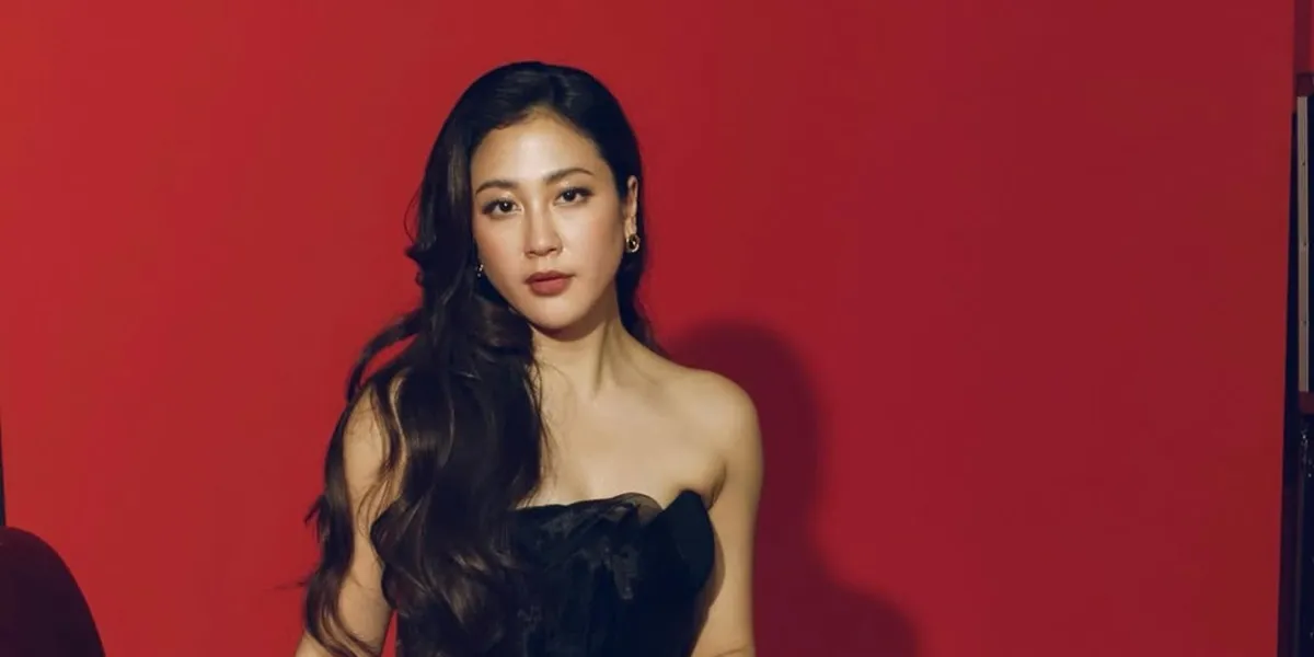 Portrait of Sherina Looking Beautiful with 2 Different Looks at the Shiseido Ultimune Studio Bangkok Event