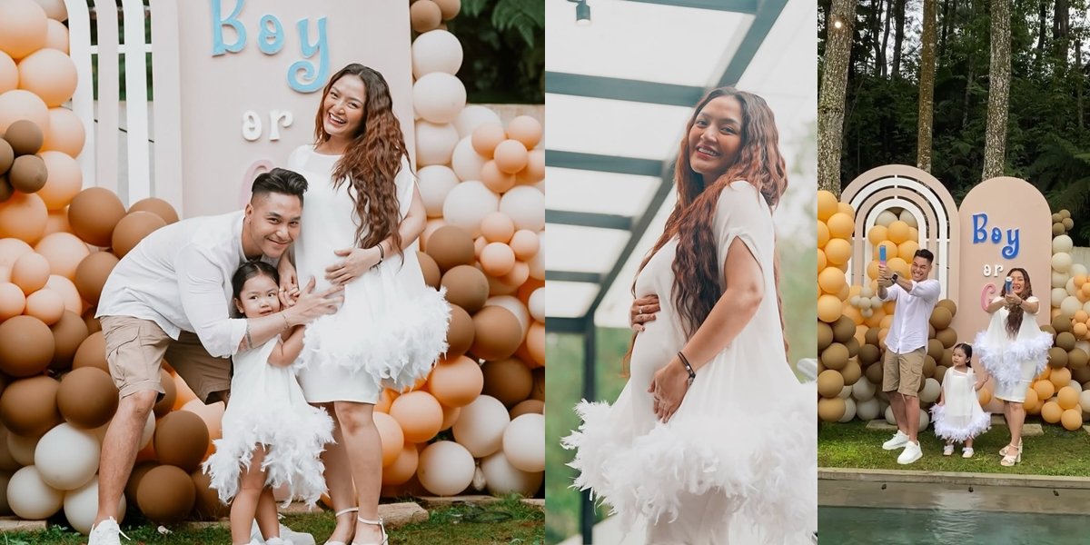 Portrait of Siti Badriah Hosting a Gender Reveal Party for Her Second Pregnancy, Krisjiana Temporarily 'Fainted'