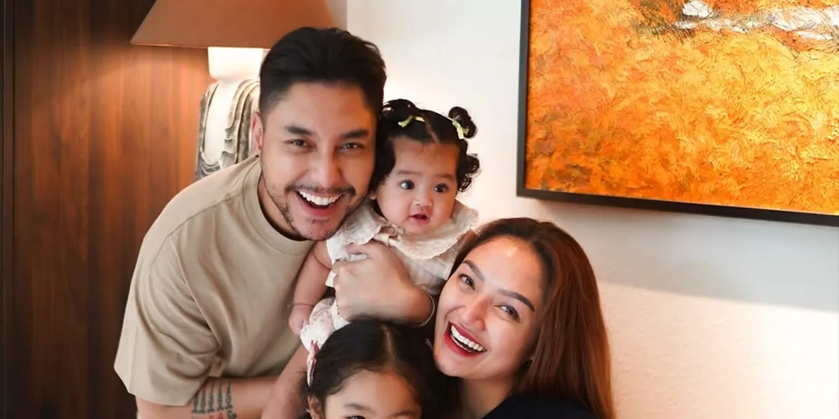 Portrait of Siti Badriah's Birthday Without a Luxurious Celebration, Simple & Happy with Family