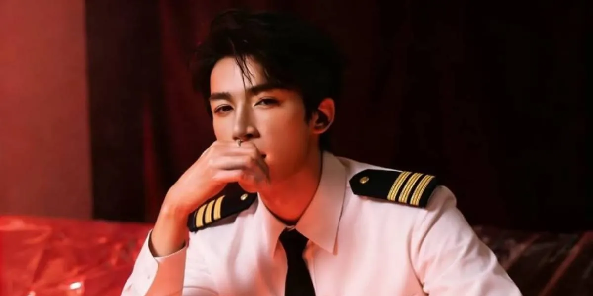 Handsome Portrait of Wang Xing Yue as a Pilot in the Drama A Love Confession, His Charm is Irresistible