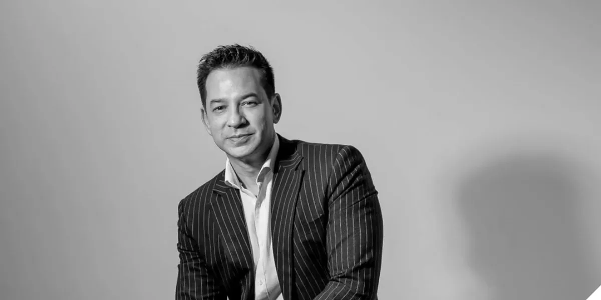 7 Portraits of Ari Wibowo Undergoing Face Lift and Stem Cell Operations in Korea, Revealing His Reasons
