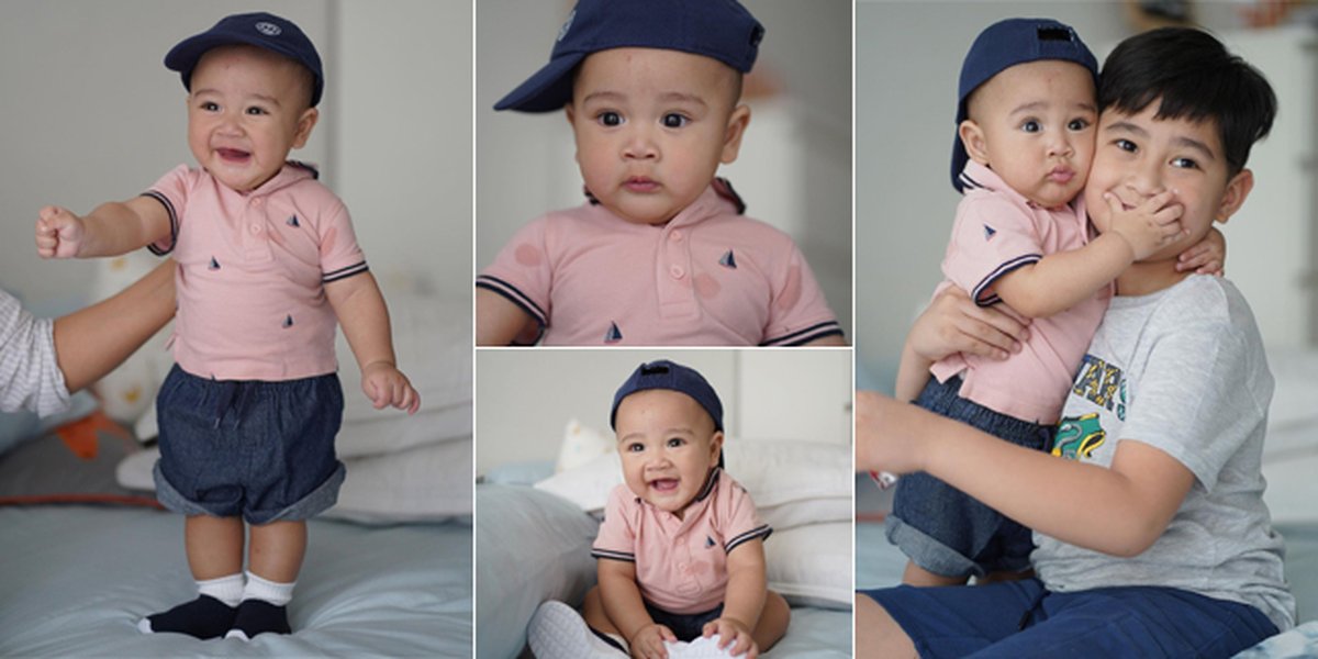 Latest Portraits of Baby Rayyanza 'si Cipung' in OOTD Pose, His Round Cheeks and Handsome Smile Make Netizens Love Him More