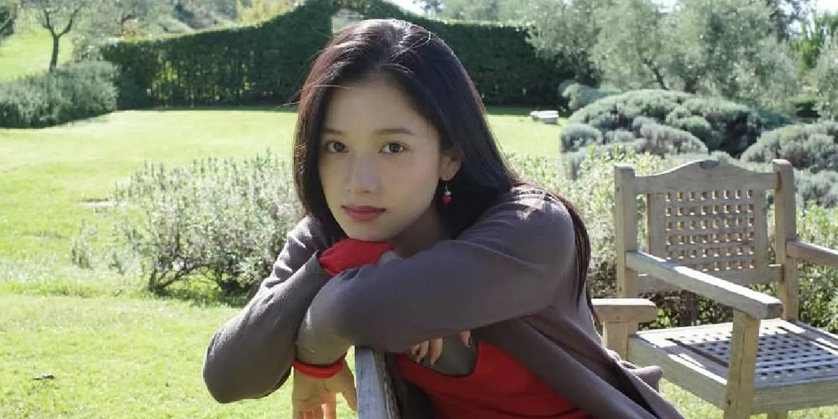 10 Latest Photos of Zhang Jingyi in Simple Outfits, Stunningly Beautiful Beyond Compare