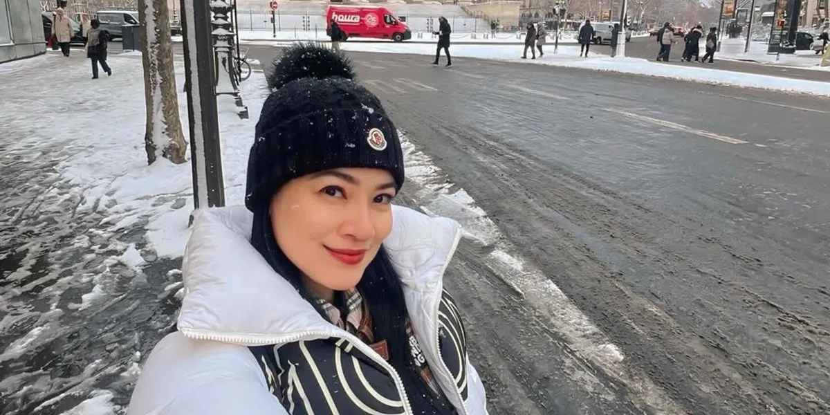 Portrait of Titi Kamal Exercising Every Day with Friends, from Tennis - Roller Skating