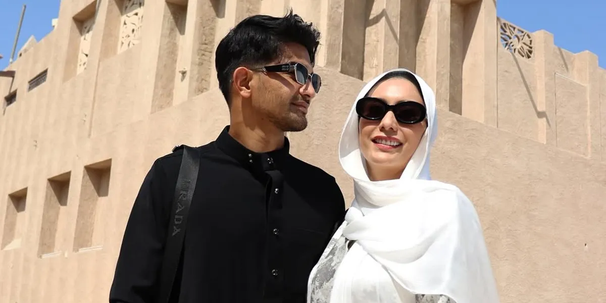 Portrait of Tyas Mirasih's Vacation in Dubai with Tengku Tezi, Cozy in the Desert