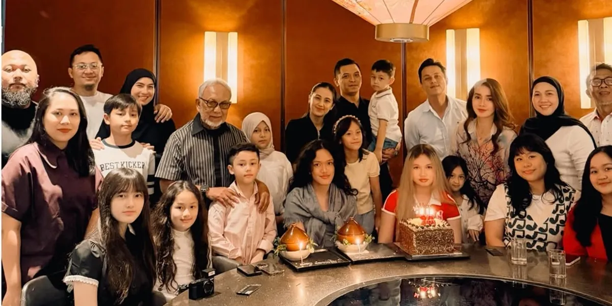 Birthday Portrait of Ara, Daughter of Ussy Sulistiawaty, Celebrated with a Luxurious Dinner