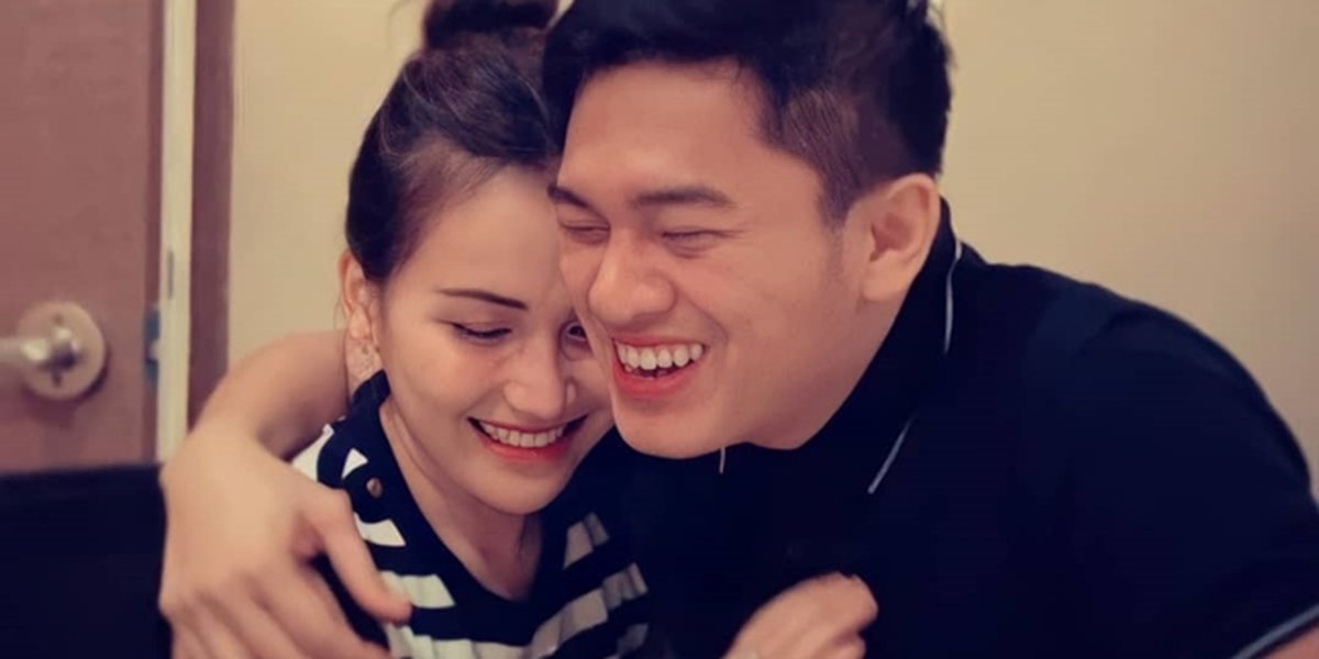 Love Conflict between Ayu Ting Ting and Adit Jayusman, Wedding Plan on February 20th Canceled - Cancel Hotel Until Souvenir