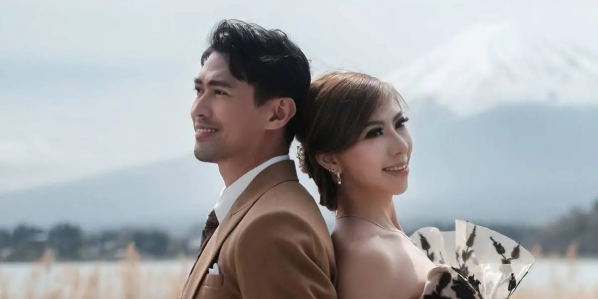 Prewedding Hessel Steven Wong and Sandy in Japan, Backdrop of Mount Fuji