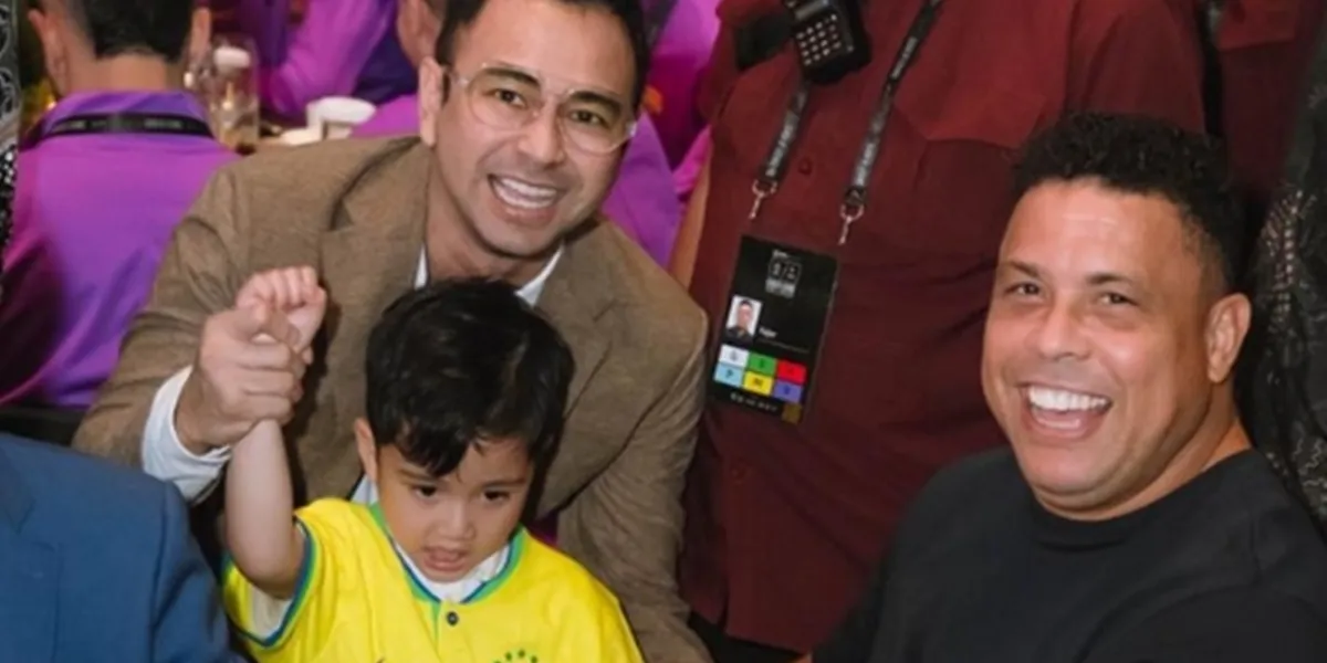 Rayyanza Gets Ronaldo's Autograph, Dares to Talk to the Star