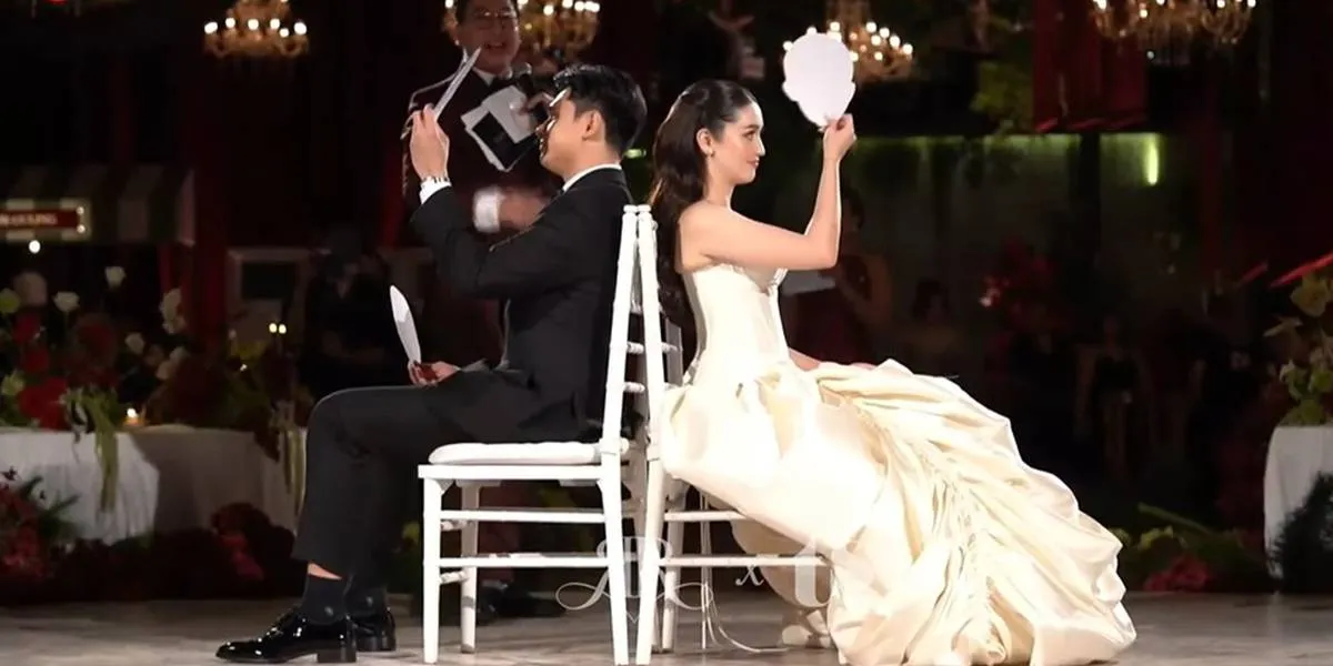 Wedding Reception of Ranty Maria and Rayn Wijaya, Cake Cutting to Dancing