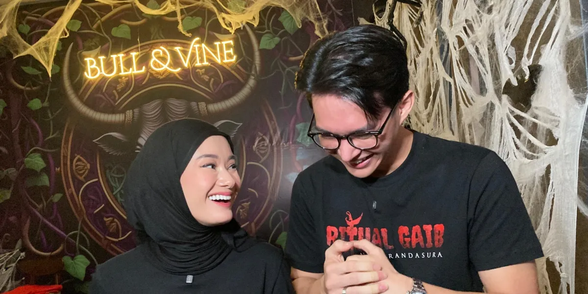 Rey Mbayang Asks to Buy a Ghost Detector, Here's Dinda Hauw's Reaction