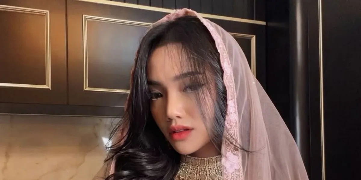 Reza Arap and Fuji are being teased by netizens, earning the nickname 'Furap'