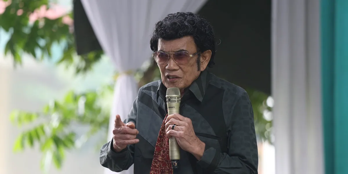 Rhoma Irama Donates Rp 100 Million to LMK Dangdut, Concerned About Musicians' Dropping Royalties