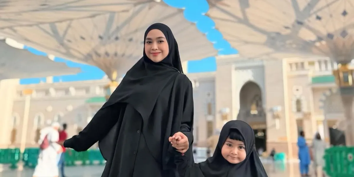 Ria Ricis Deceived by Umrah Travel Agency, Forced to Postpone Desire to Worship in the Holy Land