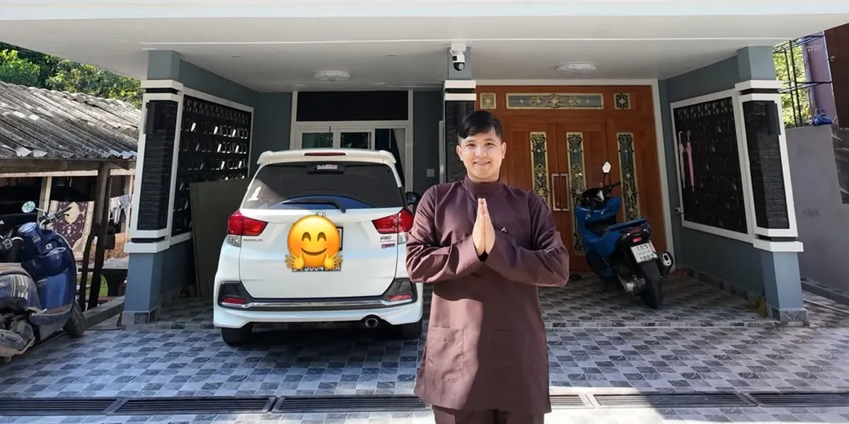 Room Tour of Jirayut's Luxurious New House with 8 Bedrooms, Including a Walk-in Closet