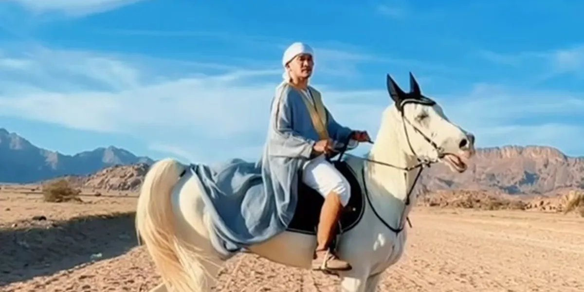Ruben Onsu Rides a Horse in the Desert, Delivers a Powerful Life Message