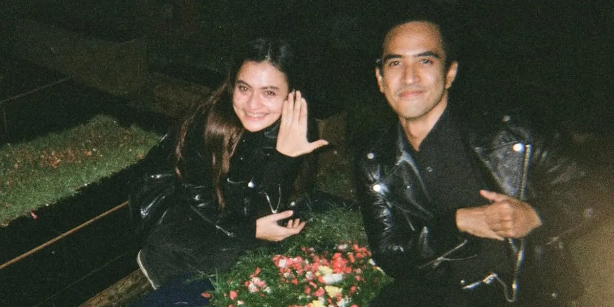 Officially Husband and Wife, Here are 8 Photos of FTV Artist Rachquel Nesia During Her Proposal - Right at Her Father's Grave
