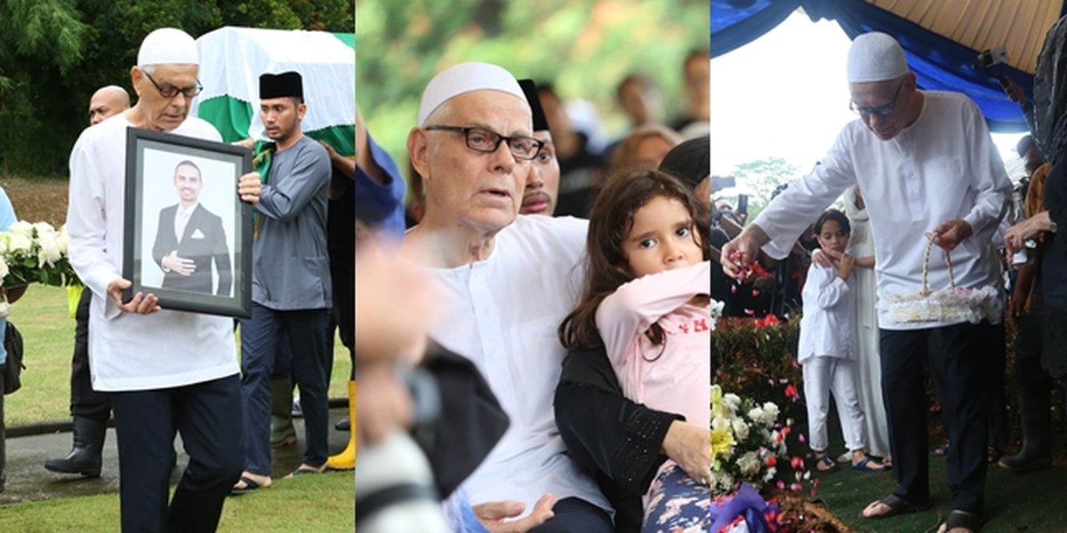 Until Entering the Grave, Here are a Series of Photos of Ashraf Sinclair's Father at His Son's Funeral that Makes Many People Emotional