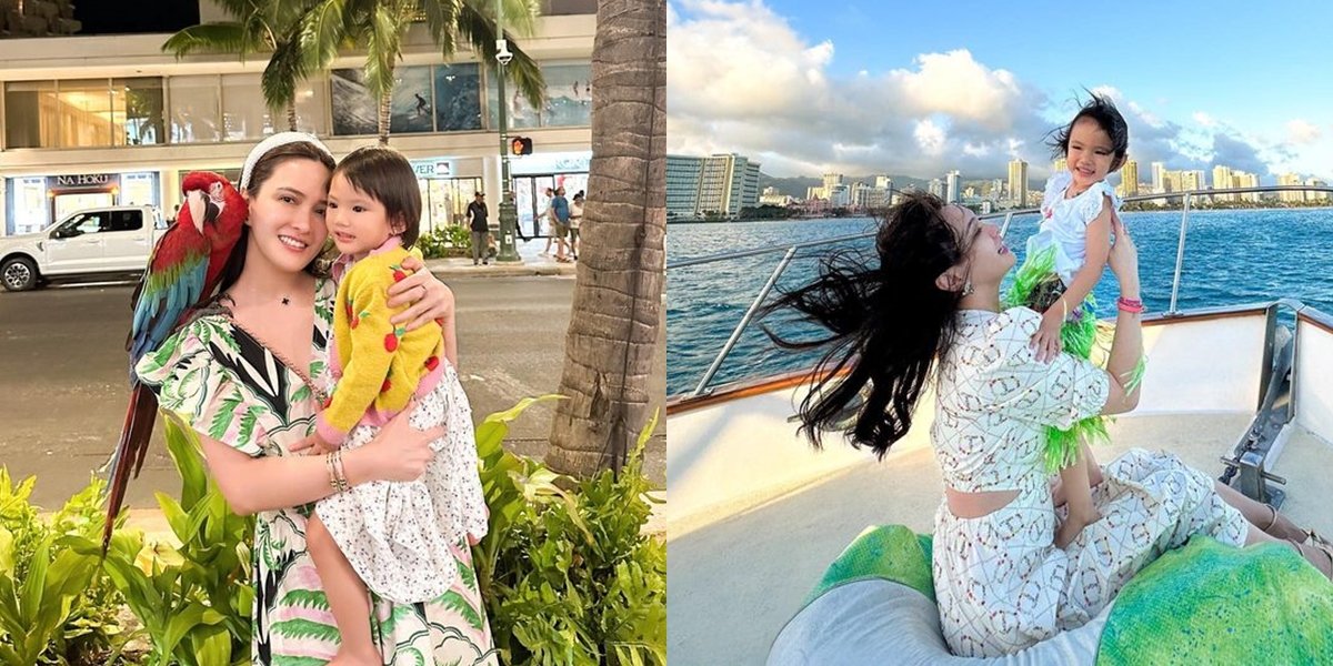 A Series of Hot Photos of Mom Shandy Aulia Vacationing in Hawaii, Flaunting Her Slim Body in a Bikini