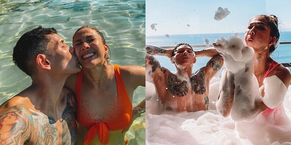 A Series of Hot Vacation Photos of Andrea Dian and Ganindra Bimo in Bali, Kissing on the Beach to Bathing Together in the Bathtub