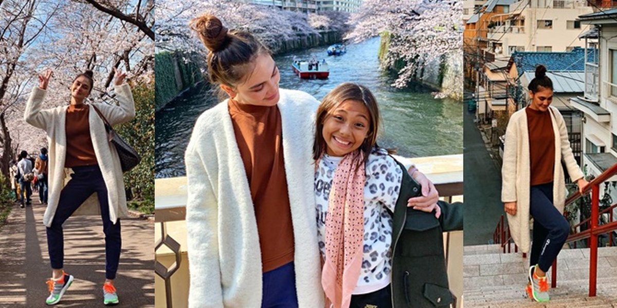 The Excitement of Luna Maya & Niece in Japan, See the Blooming Sakura