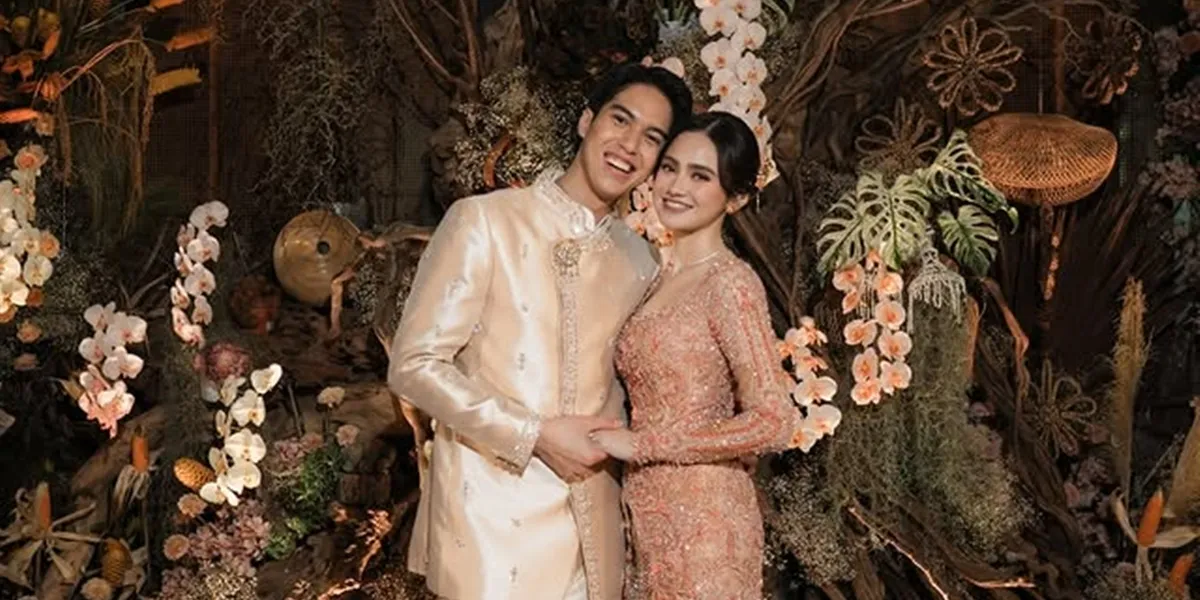 El Rumi's Gifts When Proposing to Syifa Hadju, Filled with Branded Items