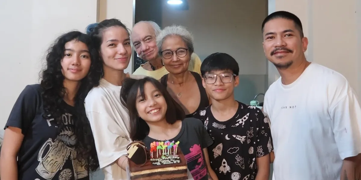 Sheila Marcia Gets a Surprise on Her 36th Birthday, Cries Receiving a Gift from Family