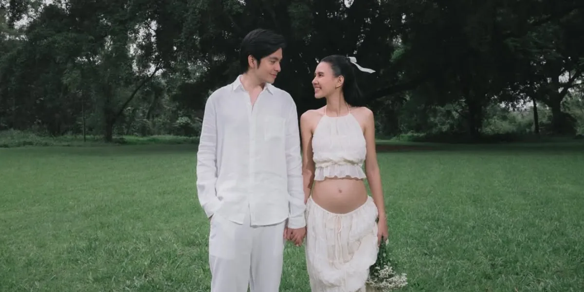 Shenina Cinnamon Pregnant with First Child, Aesthetic Maternity Photos with Angga Yunanda