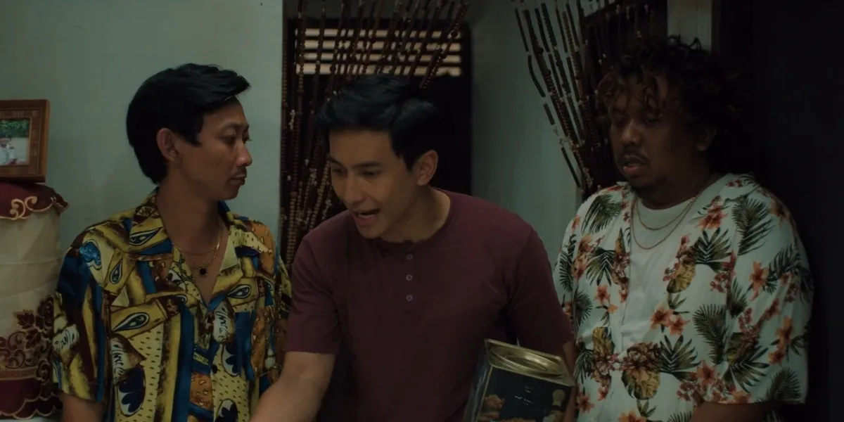Synopsis 'PESUGIHAN SATE GAGAK': Ardit Erwandha, Yono Bakrie, & Benidictus Siregar Find a Shortcut to Get Rich