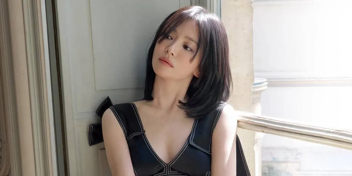 Song Hye Kyo Tampil Elegan di VOGUE China, Curhat Sulit Lepas dari Karakter Drama Barunya