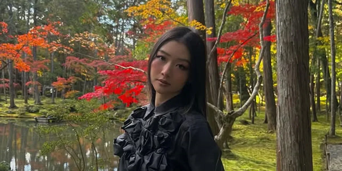 The Figure of Katie Qian Who Became the Stylish Fashion No Na for the MV 