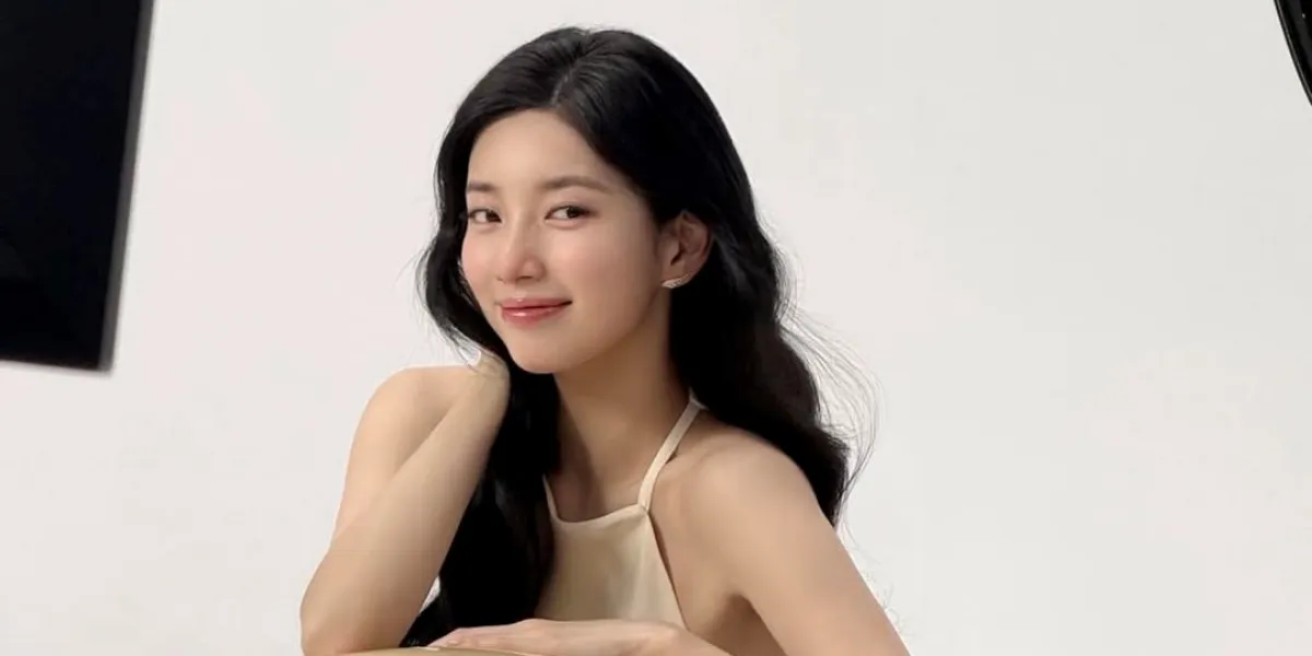 Suzy Behind the Scenes of Tsubaki Photoshoot, Her Beauty is Unmatched