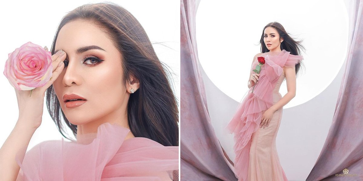 Looking Beautiful with Pink Dress & Bold Makeup in the Latest Photoshoot, Momo Geisha Stuns!