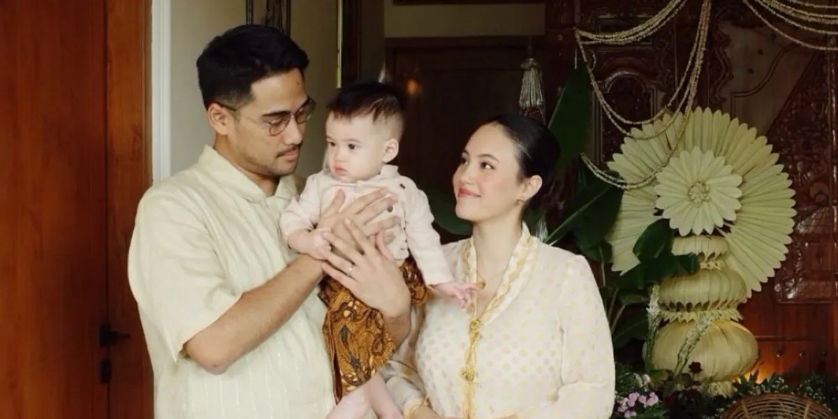 Tedhak Siten of Child Anggika Bolsterli, Preserve Javanese Culture