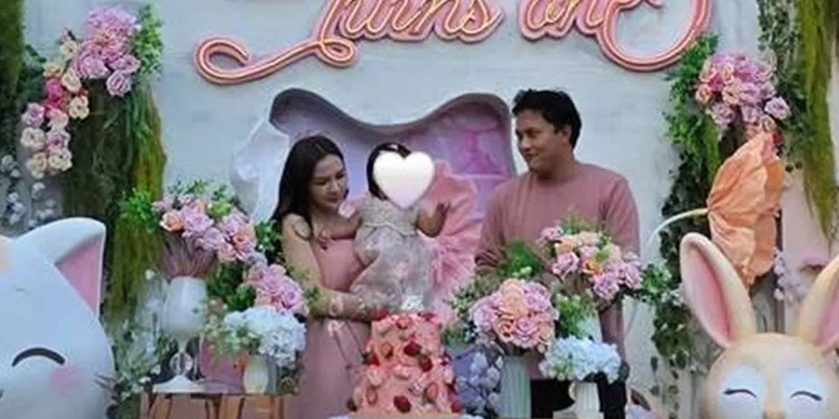 Selina's First Birthday, Child of Mahalini and Rizky Febian, Attended by Friends and Artist Parents