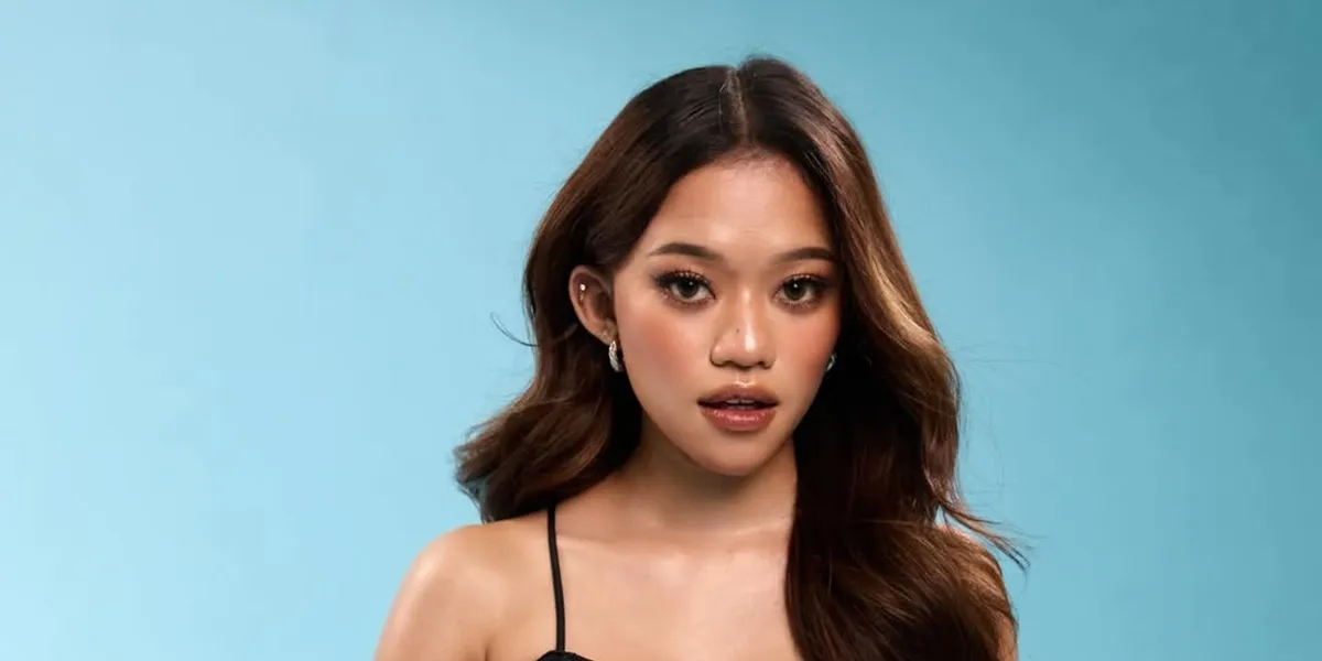 Ummi Quary Photoshoot on Her 25th Birthday, Stunningly Charming