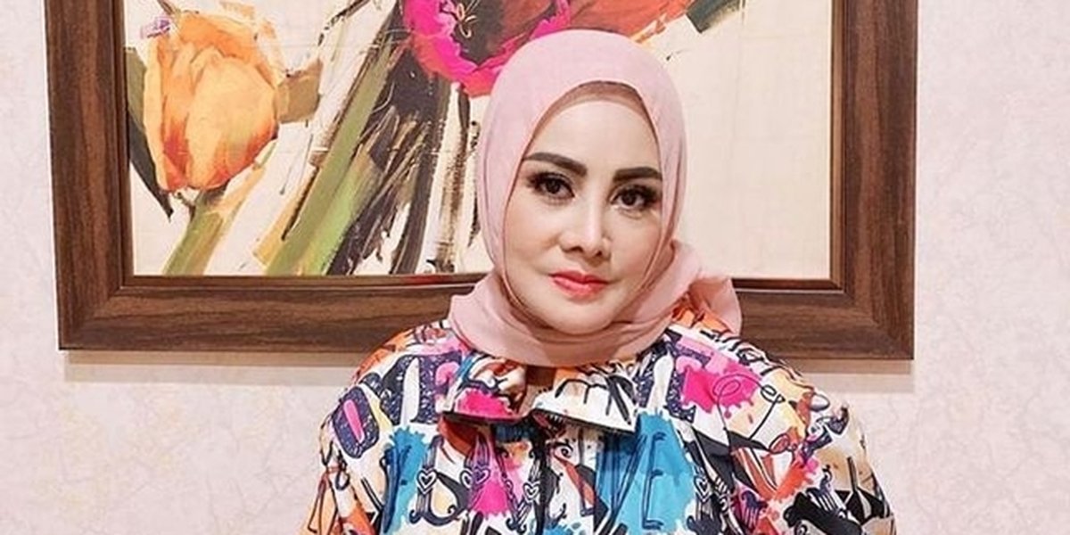Almost Half a Century Old, Cici Paramida's Portrait Looks Even More Beautiful After Wearing Hijab