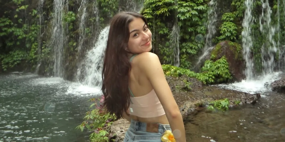 Valery Verhey Goes to the Waterfall, Even Posing Like a Beautiful Fairy